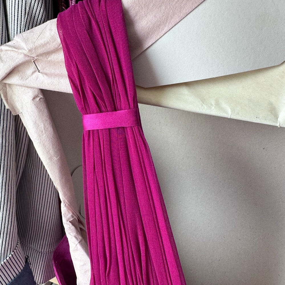 Elegant Pink Evening Dress, Size 4. - Picture 6 of 15